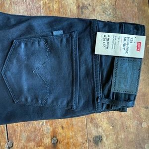 721 Levi ‘s High-Rise Skinny Jeans